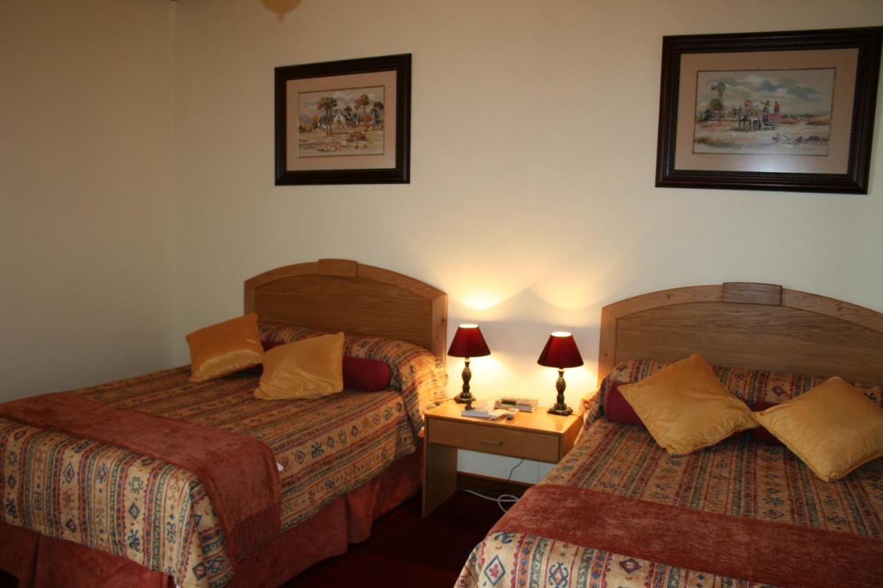 Laings Lodge Laingsburg ภายนอก รูปภาพ