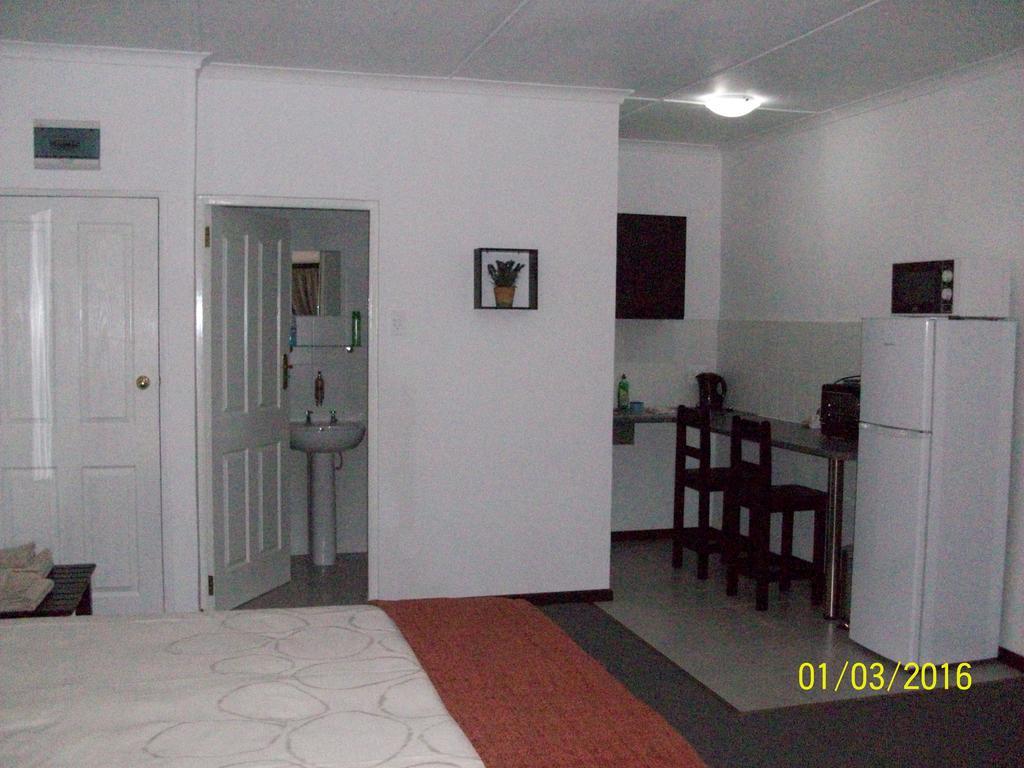 Laings Lodge Laingsburg ภายนอก รูปภาพ