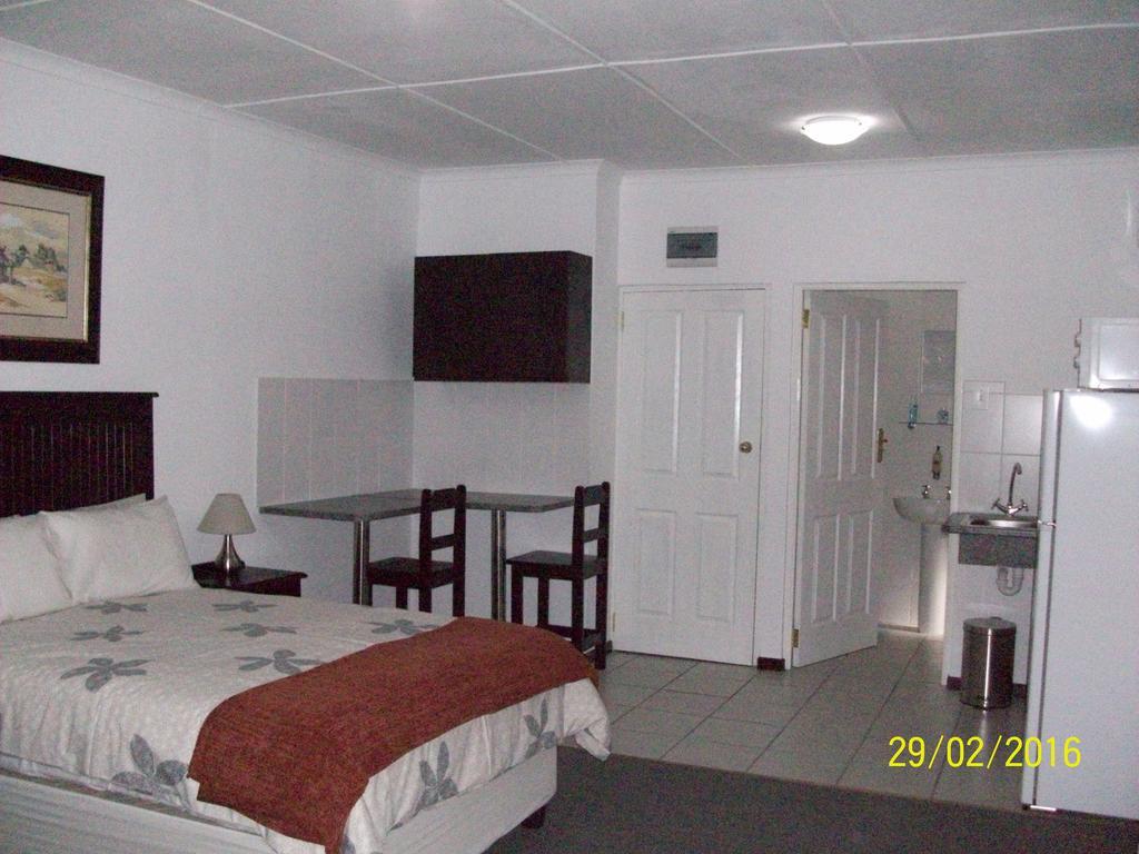 Laings Lodge Laingsburg ภายนอก รูปภาพ