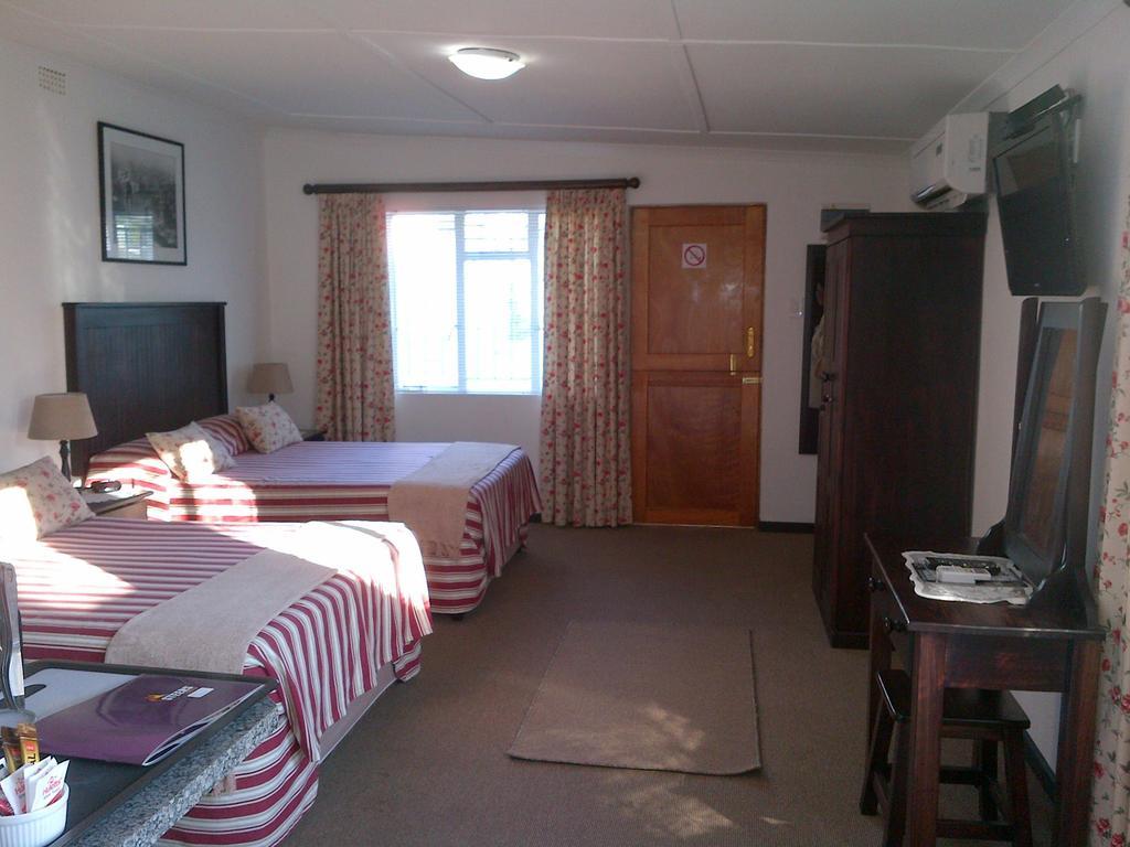 Laings Lodge Laingsburg ภายนอก รูปภาพ